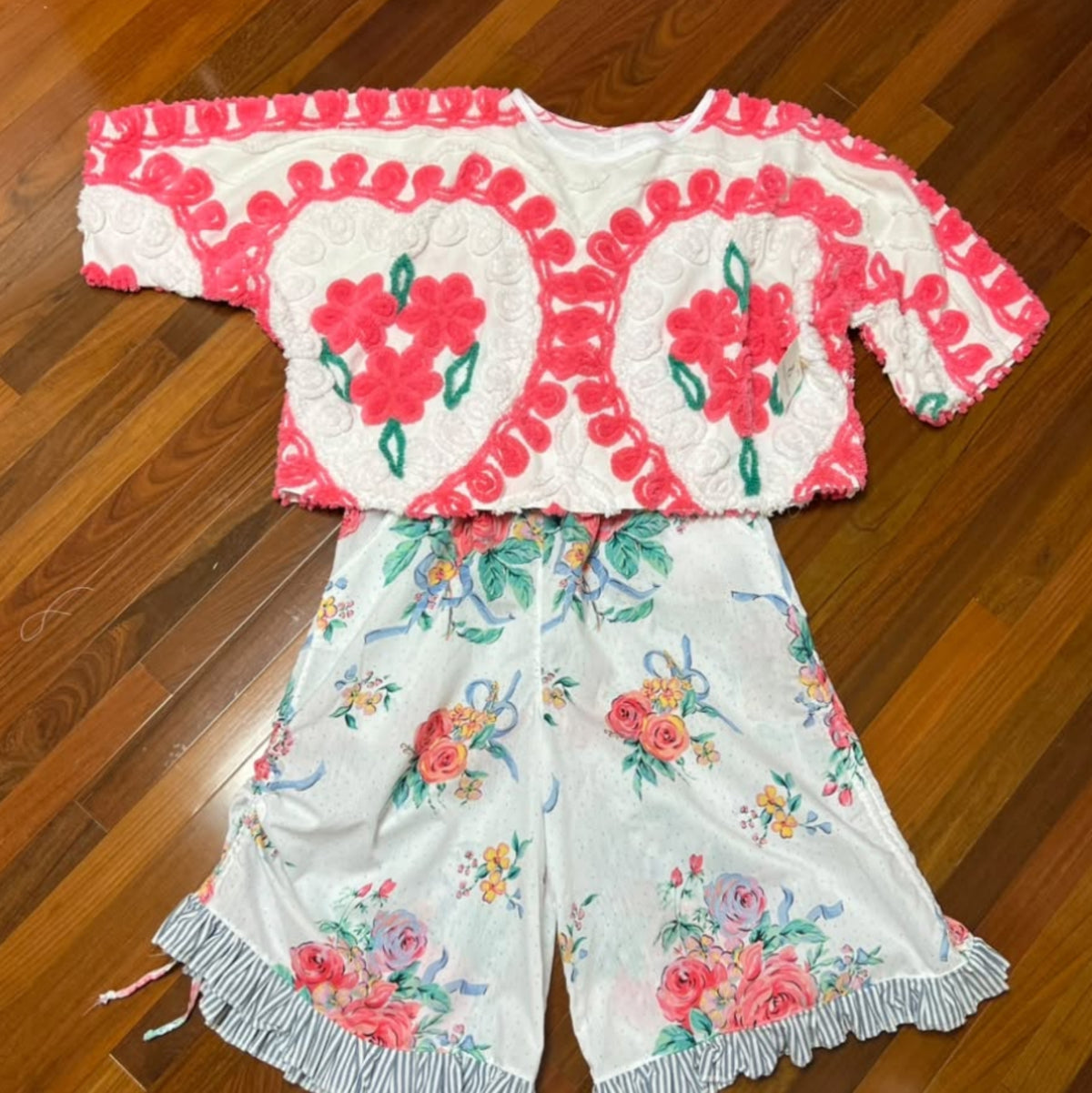 Sweetheart Posy Tufted Chenille Top